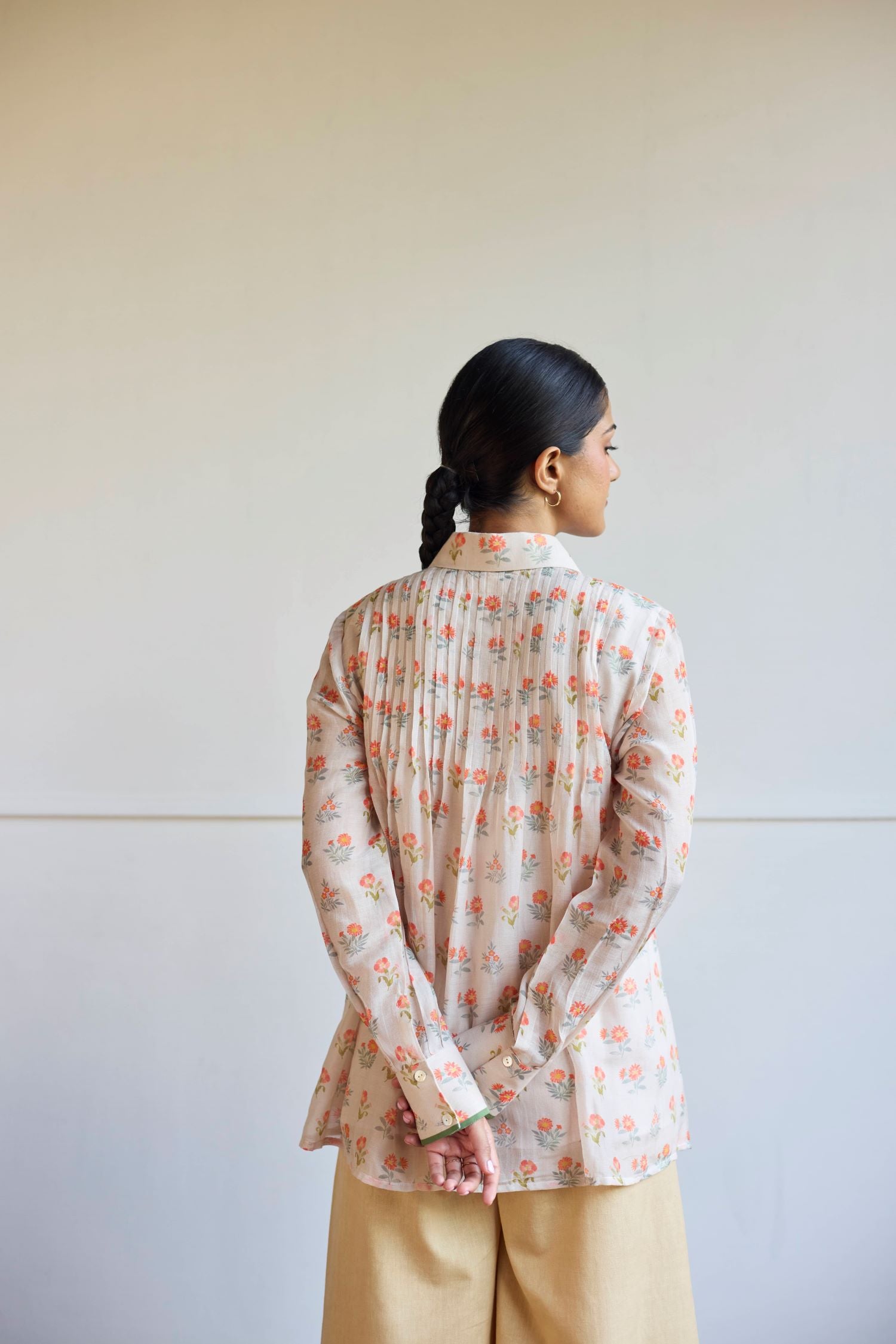 Juanita- TAUPE SHIRT