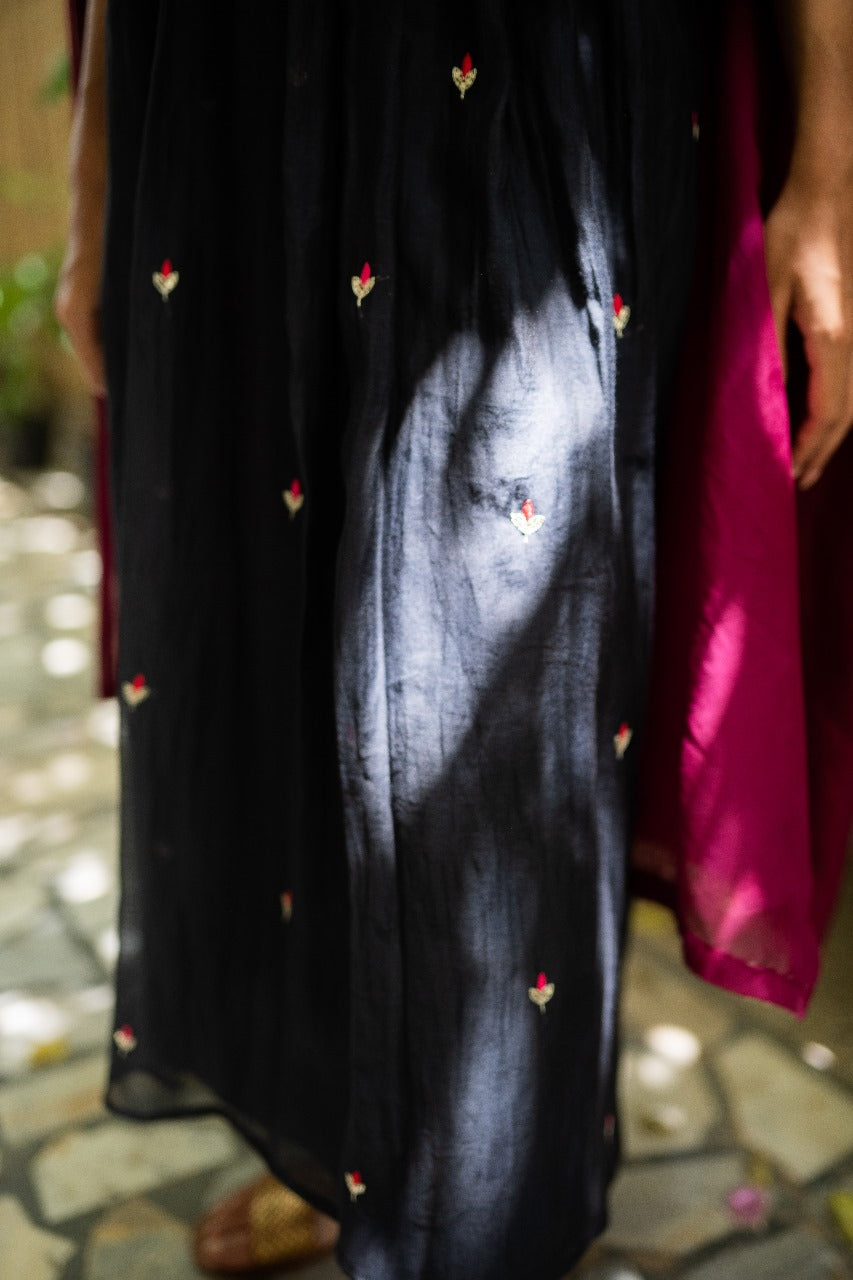 Juanita- BLACK AND WINE HANDWOVEN CHANDERI SET