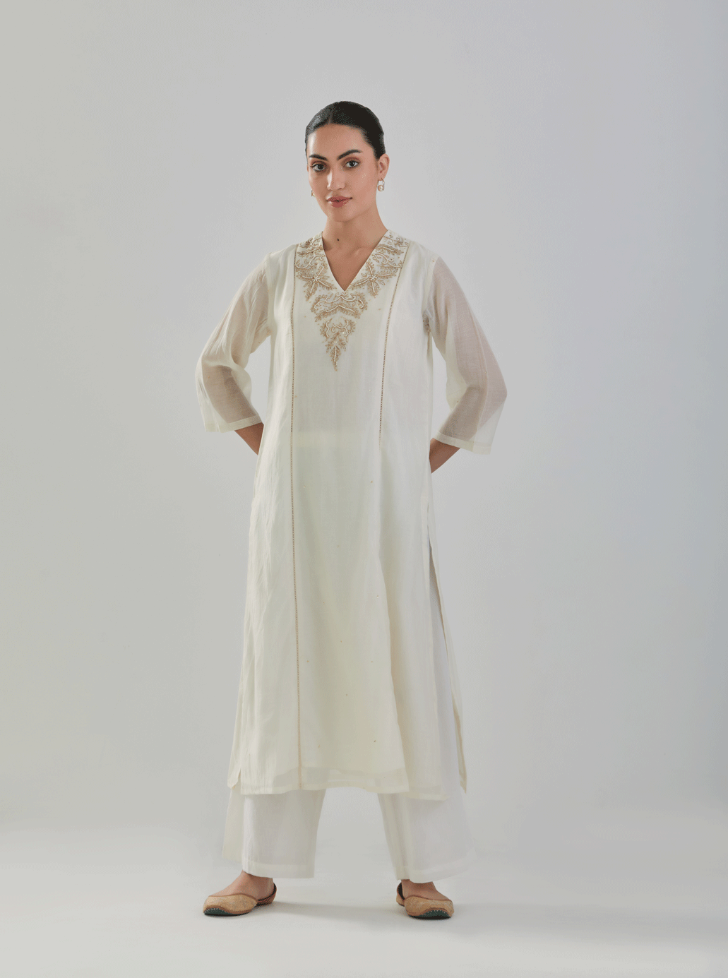Juanita- Classic ivory and brown comfort fit set