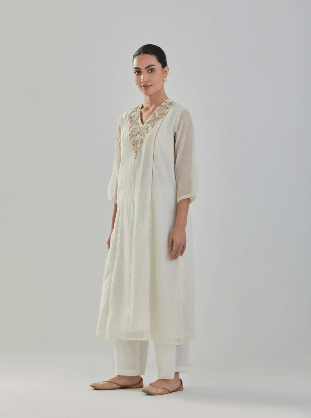 Juanita- Classic ivory and brown comfort fit set