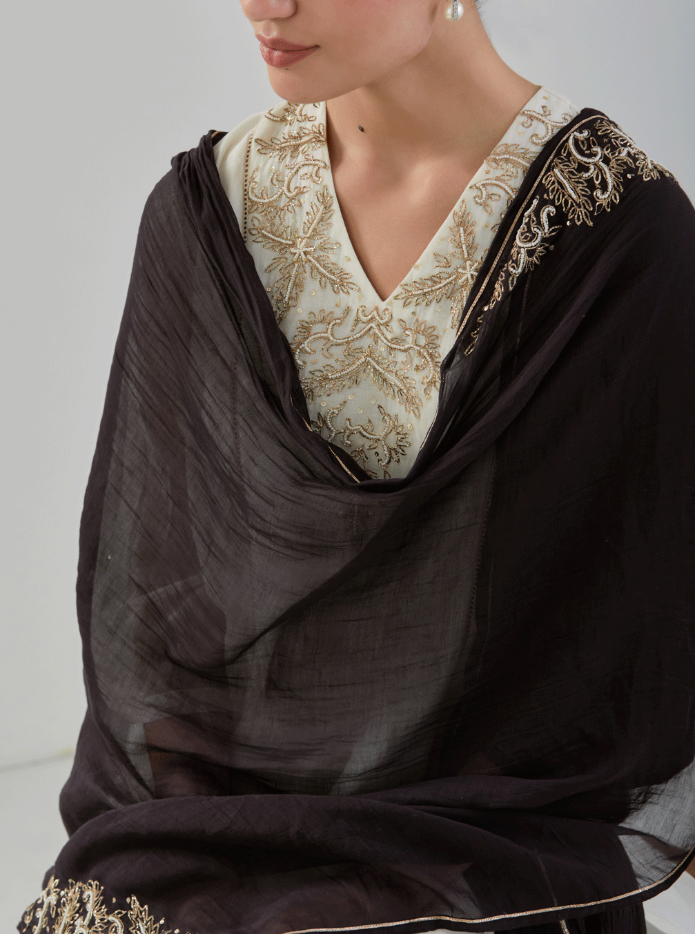 Juanita- Classic ivory and brown comfort fit set