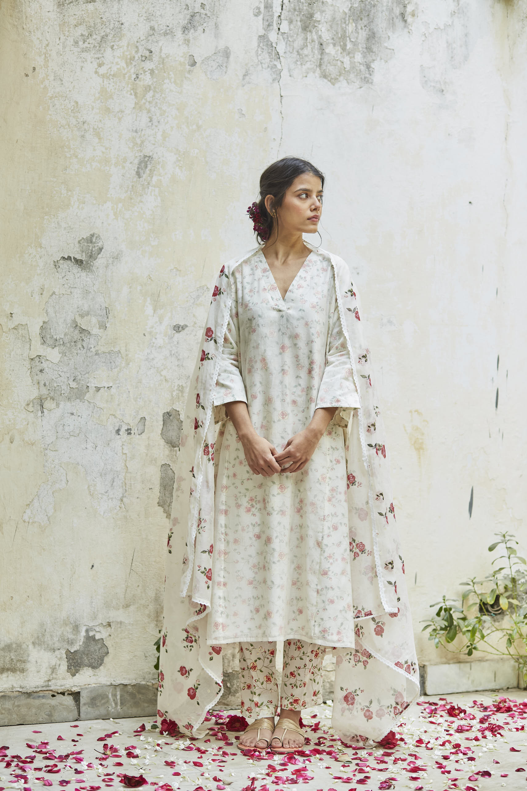 Juanita- Handwoven chanderi ivory comfort fit kurta set with embellishment