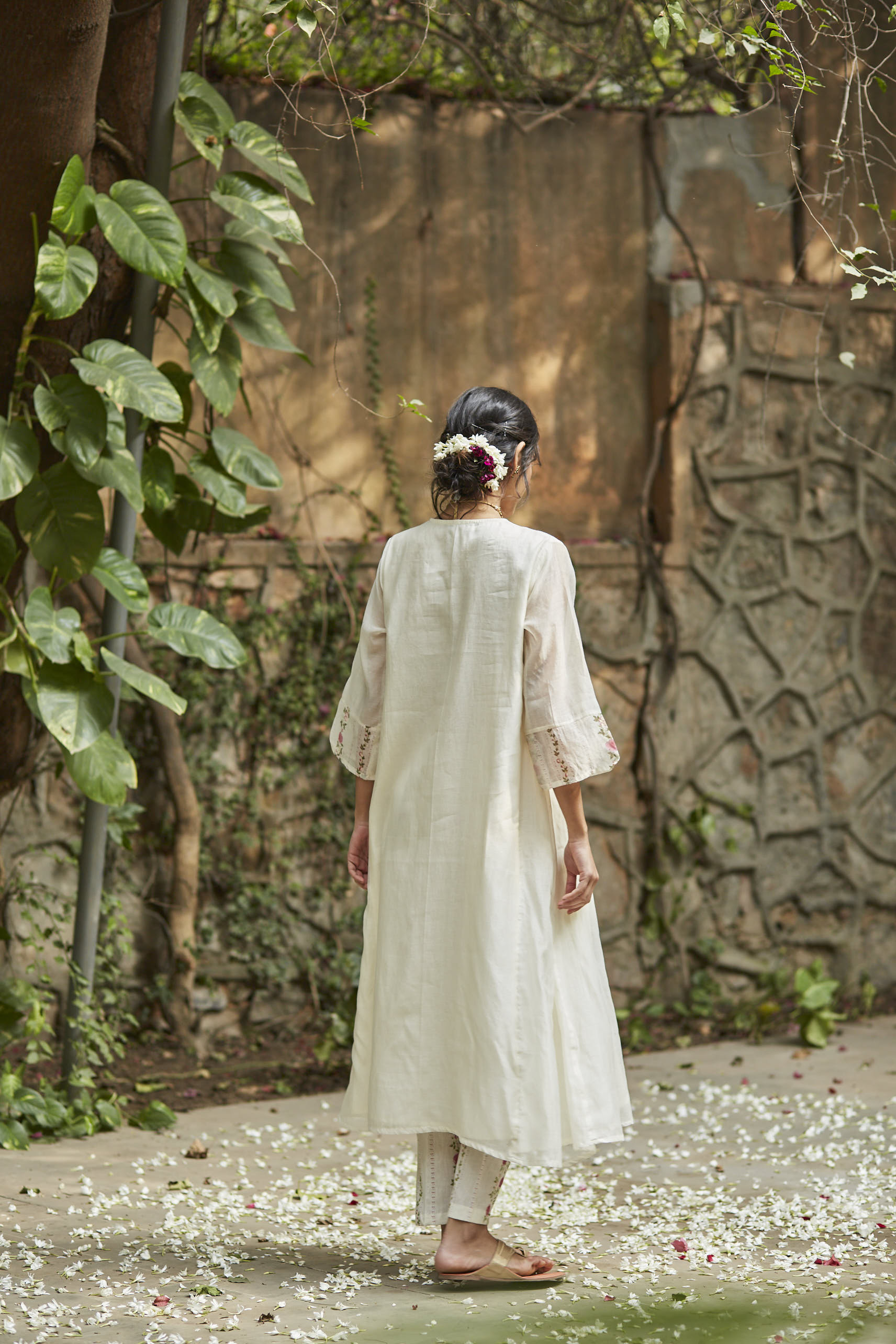Juanita- Handwoven chanderi ivory comfort fit kurta set with embellishment