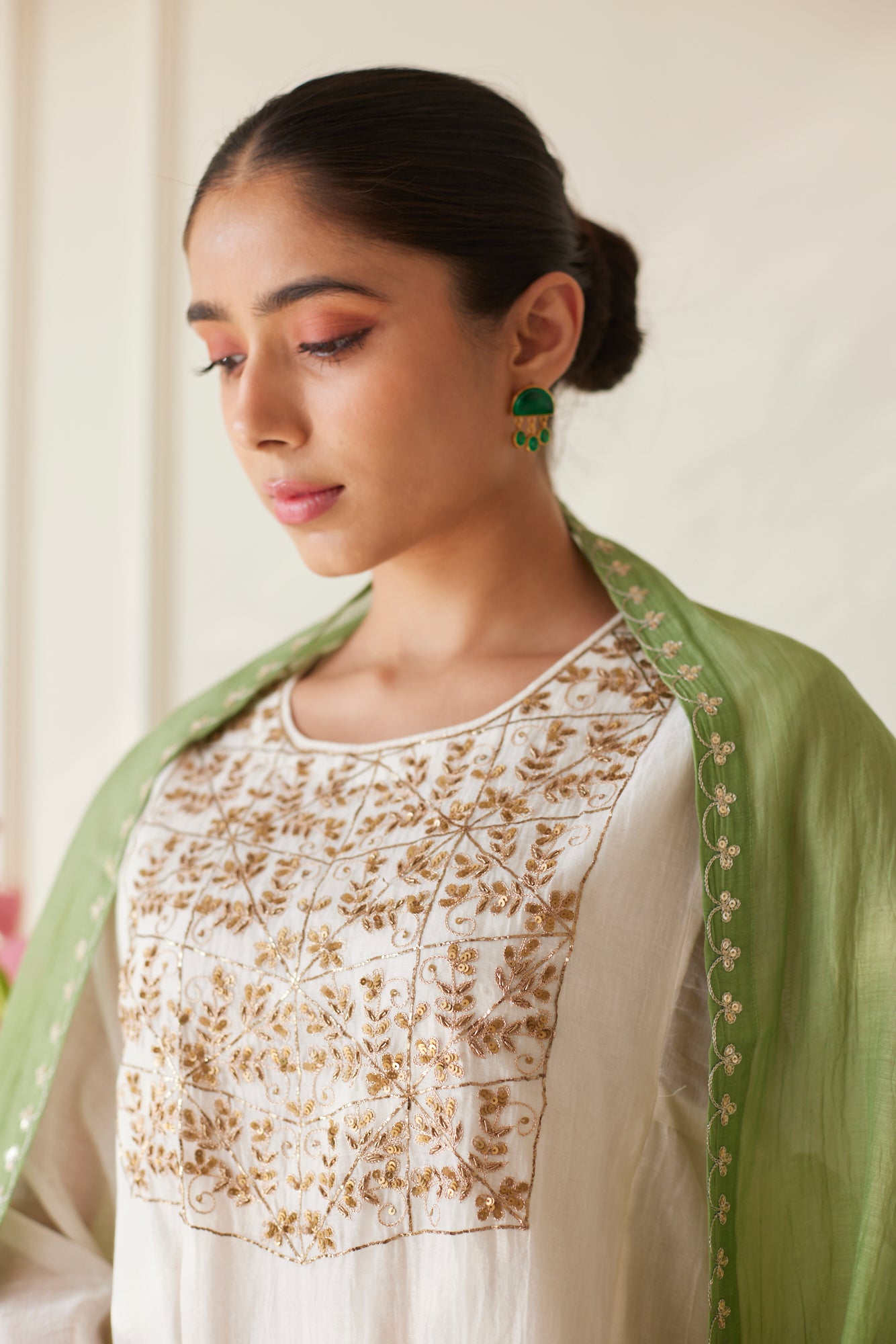 JUANITA- SAGE IVORY FESTIVE