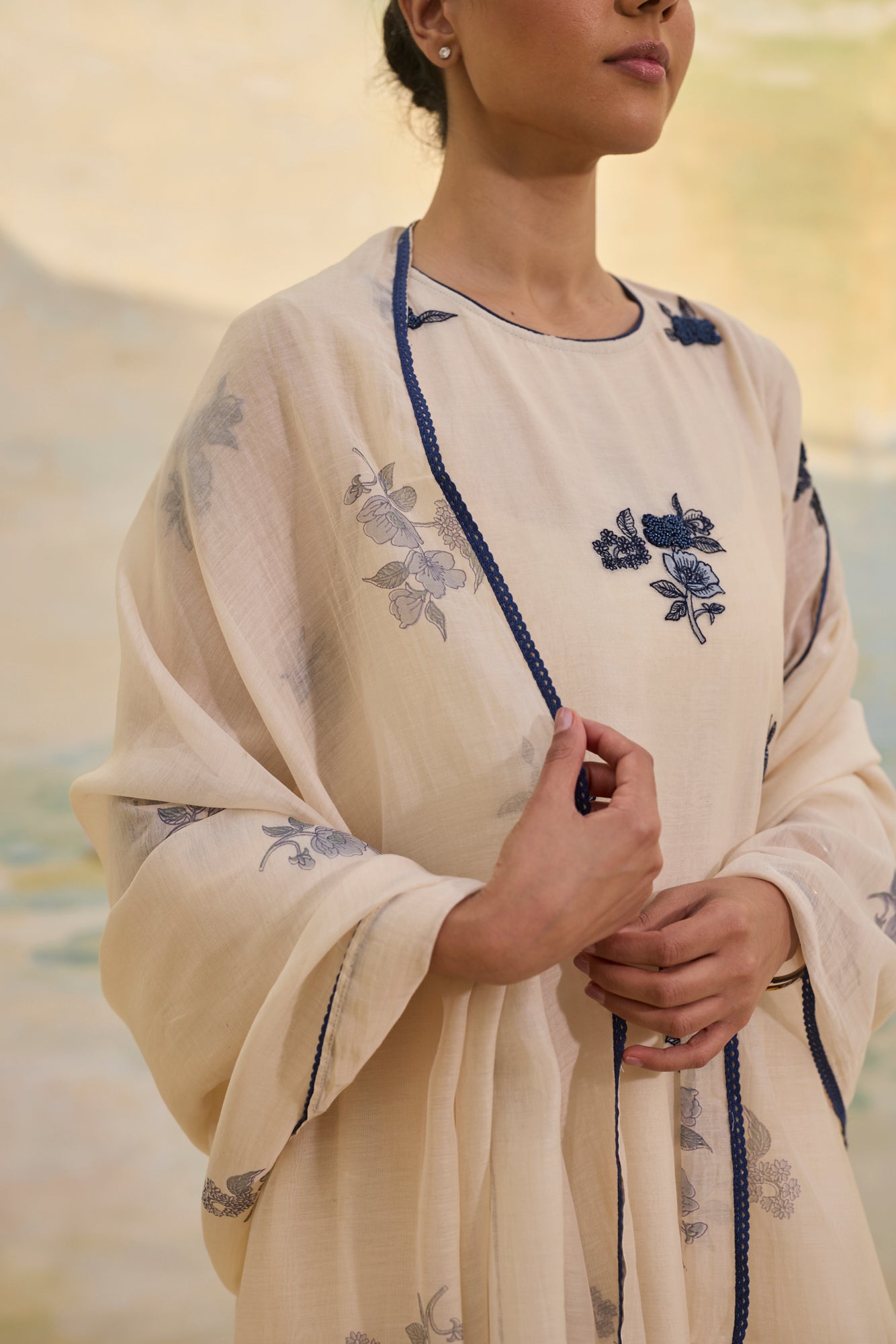 IVORY AND INDIGO SET