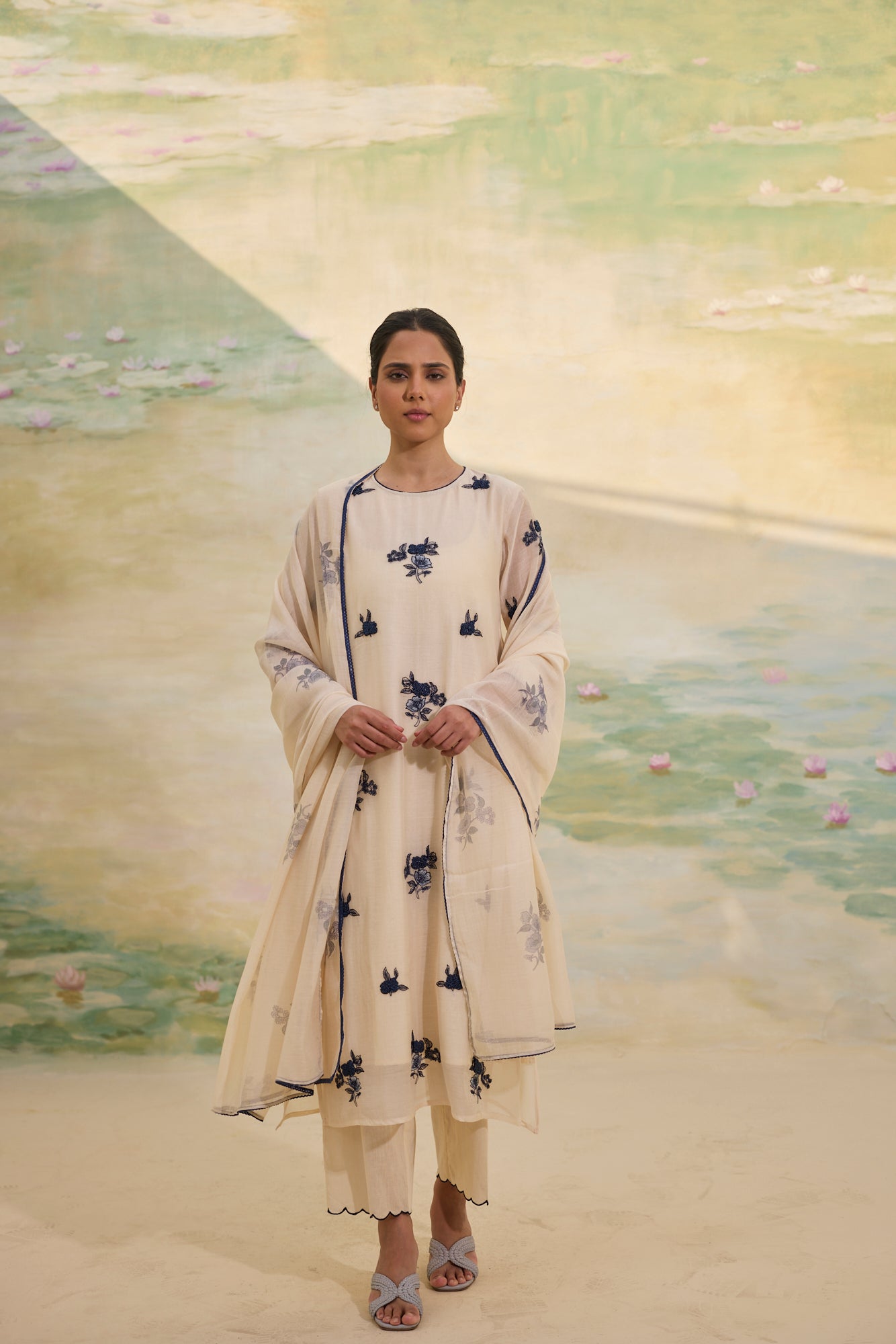 IVORY AND INDIGO SET