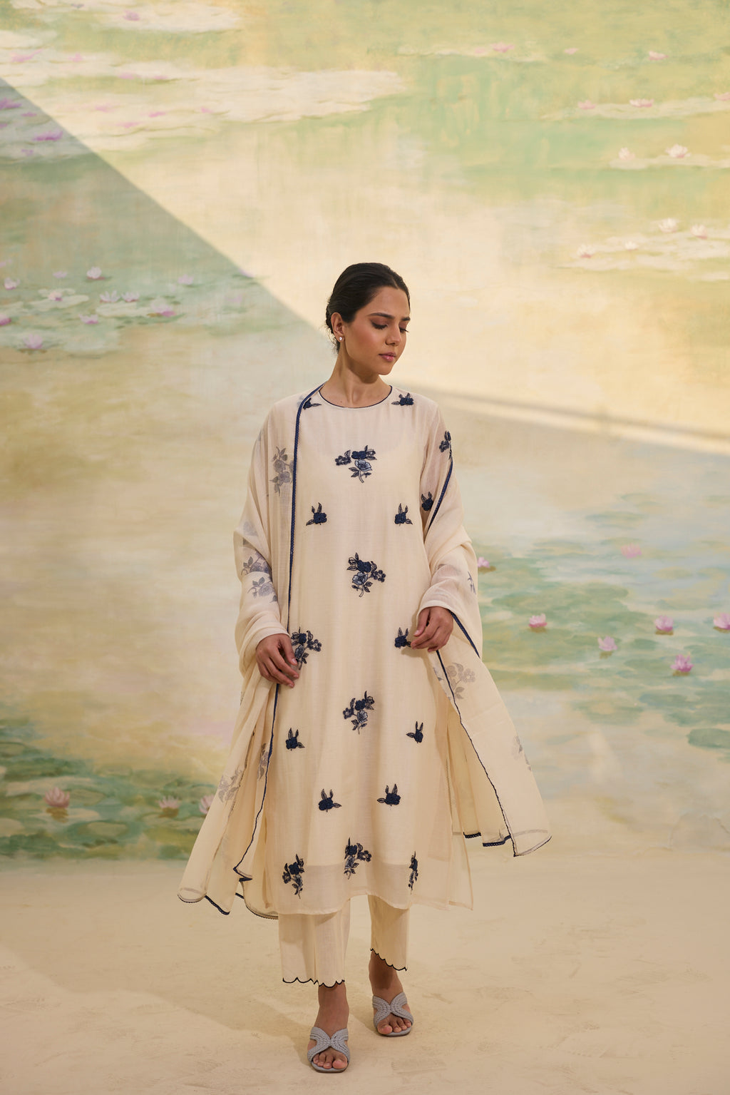 IVORY AND INDIGO SET