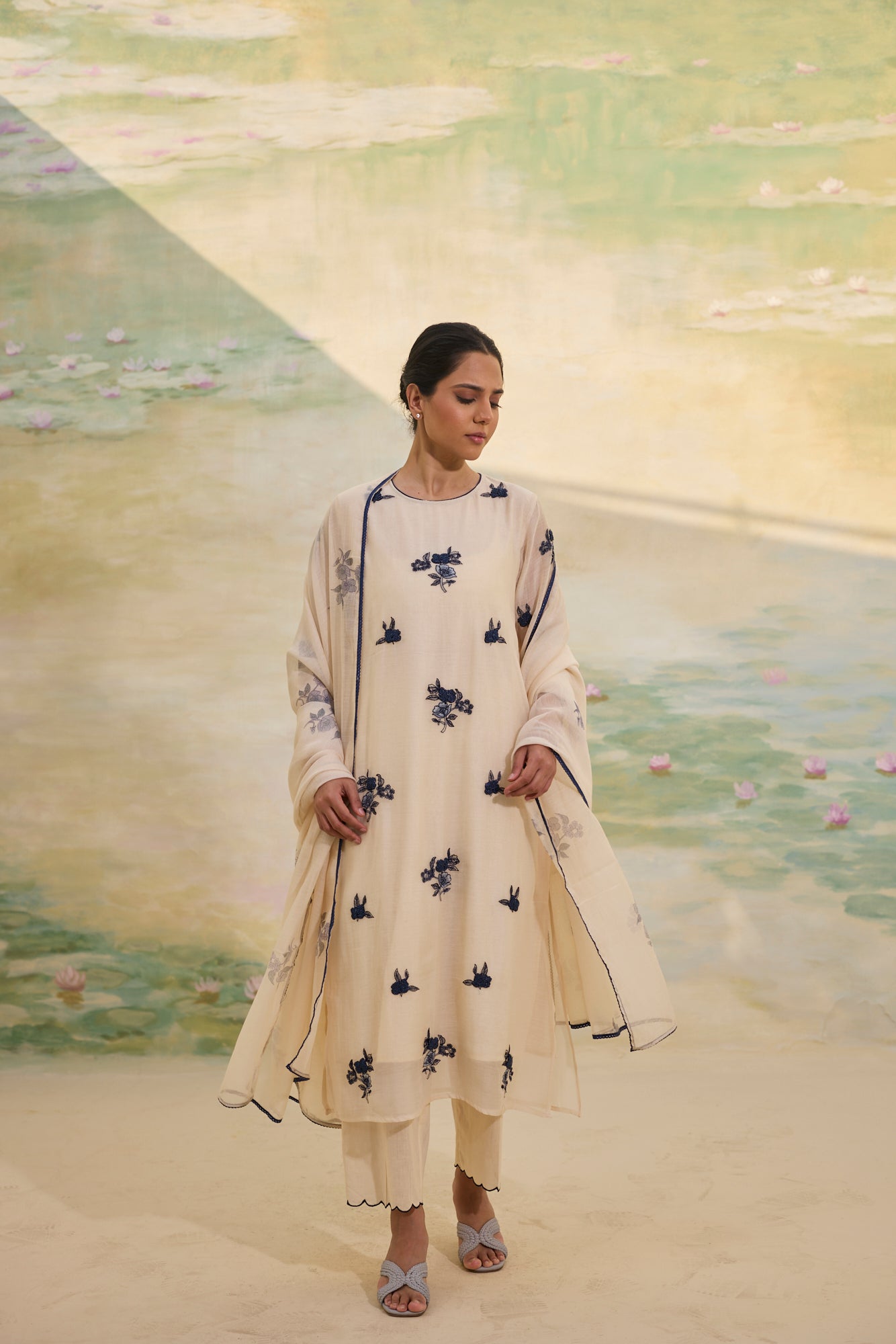 IVORY AND INDIGO SET