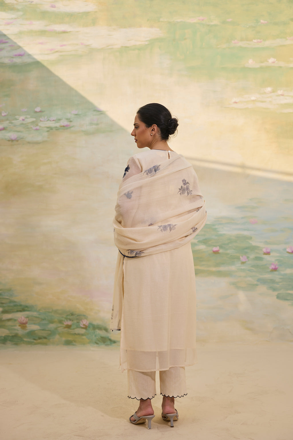 IVORY AND INDIGO SET