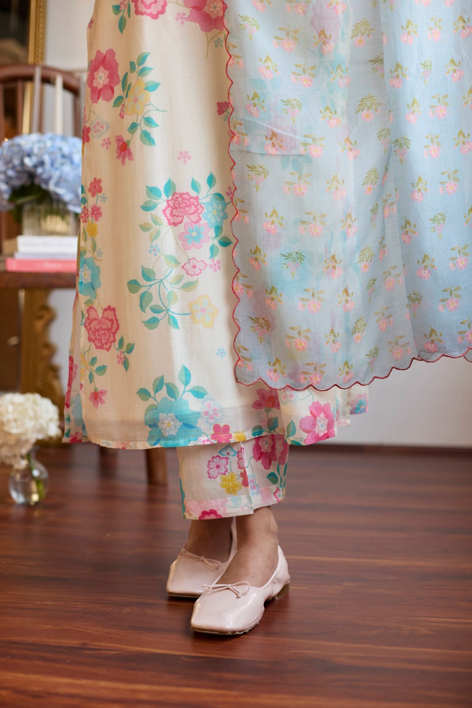 Juanita- IVORY POWDER BLUE SET