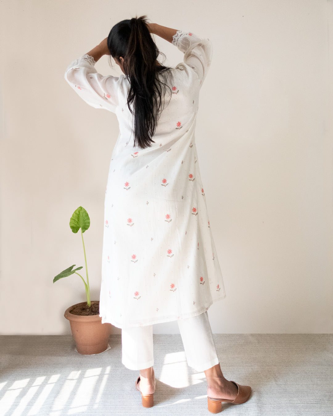 Juanita- Blooming Pink Daisy Kurta Pants