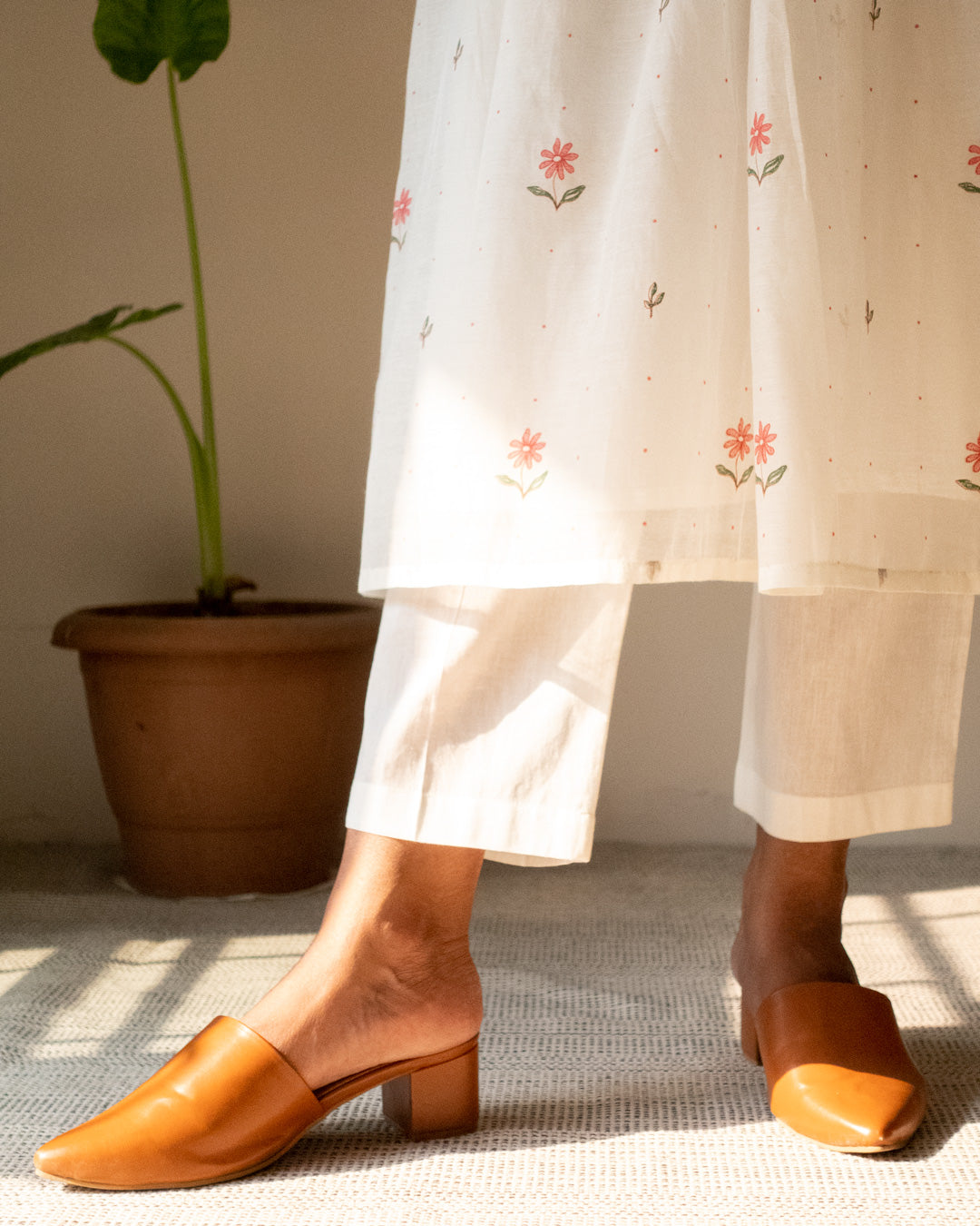 Juanita- Blooming Pink Daisy Kurta Pants