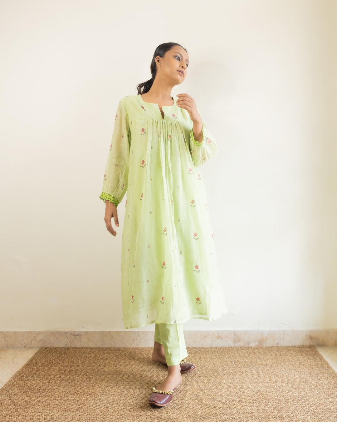 Juanita- Blooming Pink Daisy Green Set