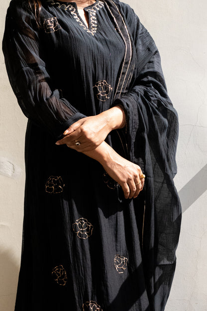 Juanita- Classic black and antique gold dabka pitta embroided handwoven chanderi kurta