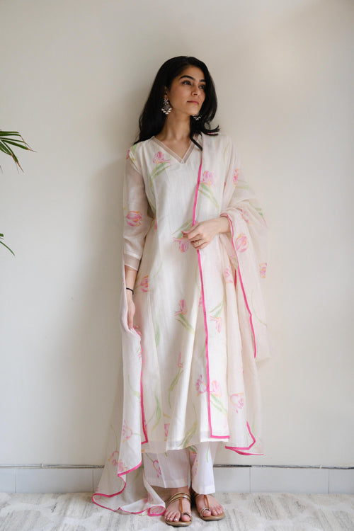 Juanita- IVORY TULIP SET