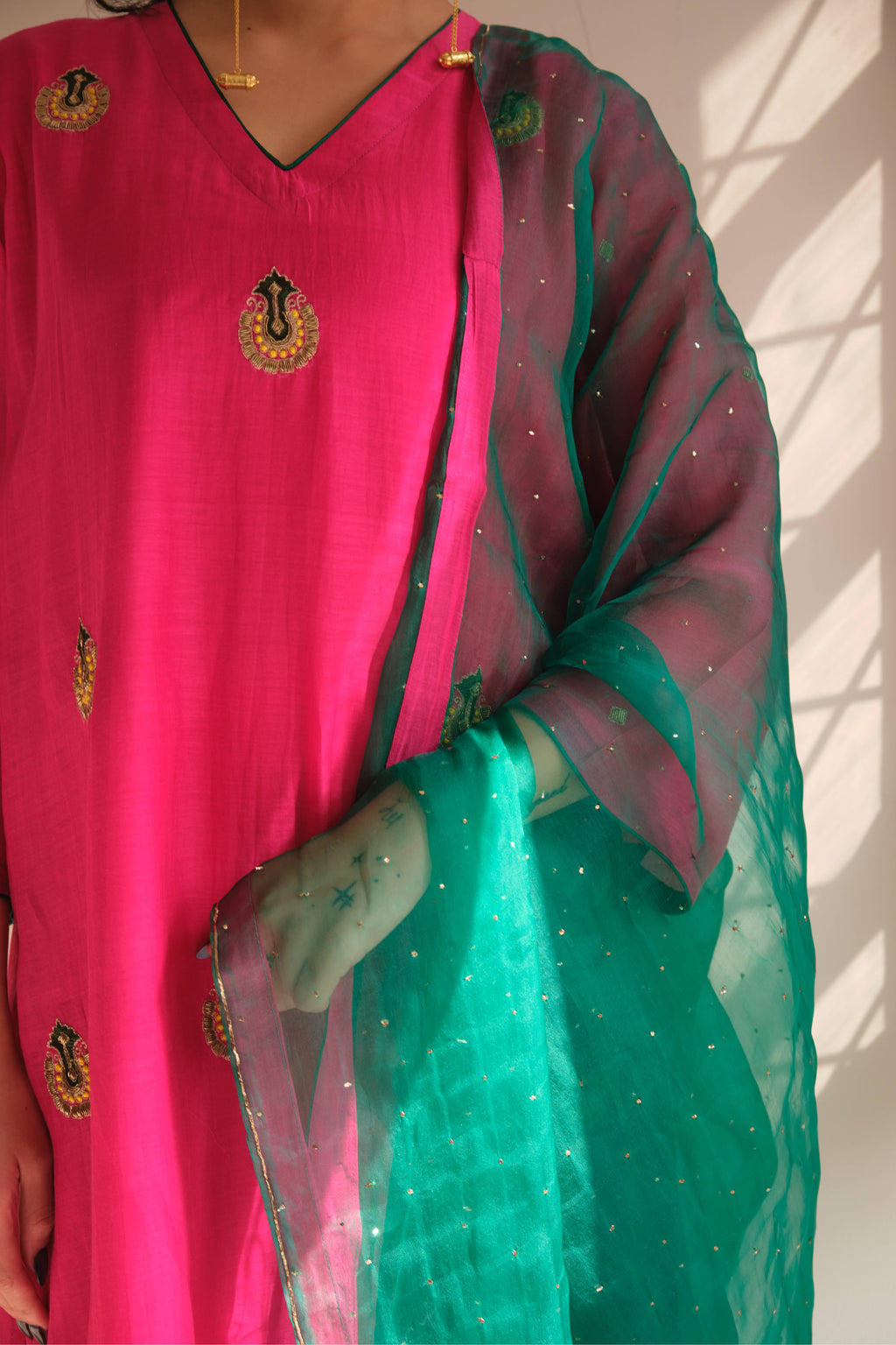 INARA SET