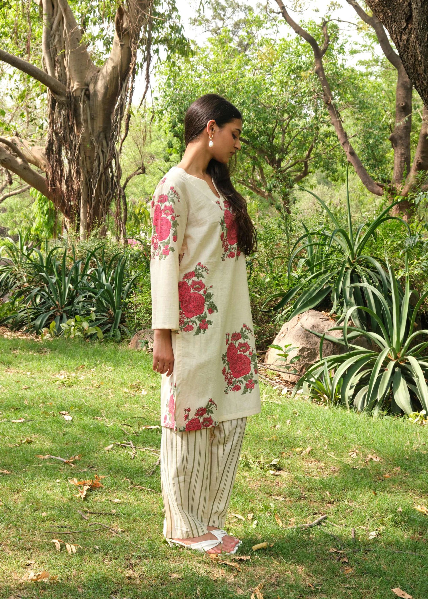 Juanita -Ivory Crimson Set