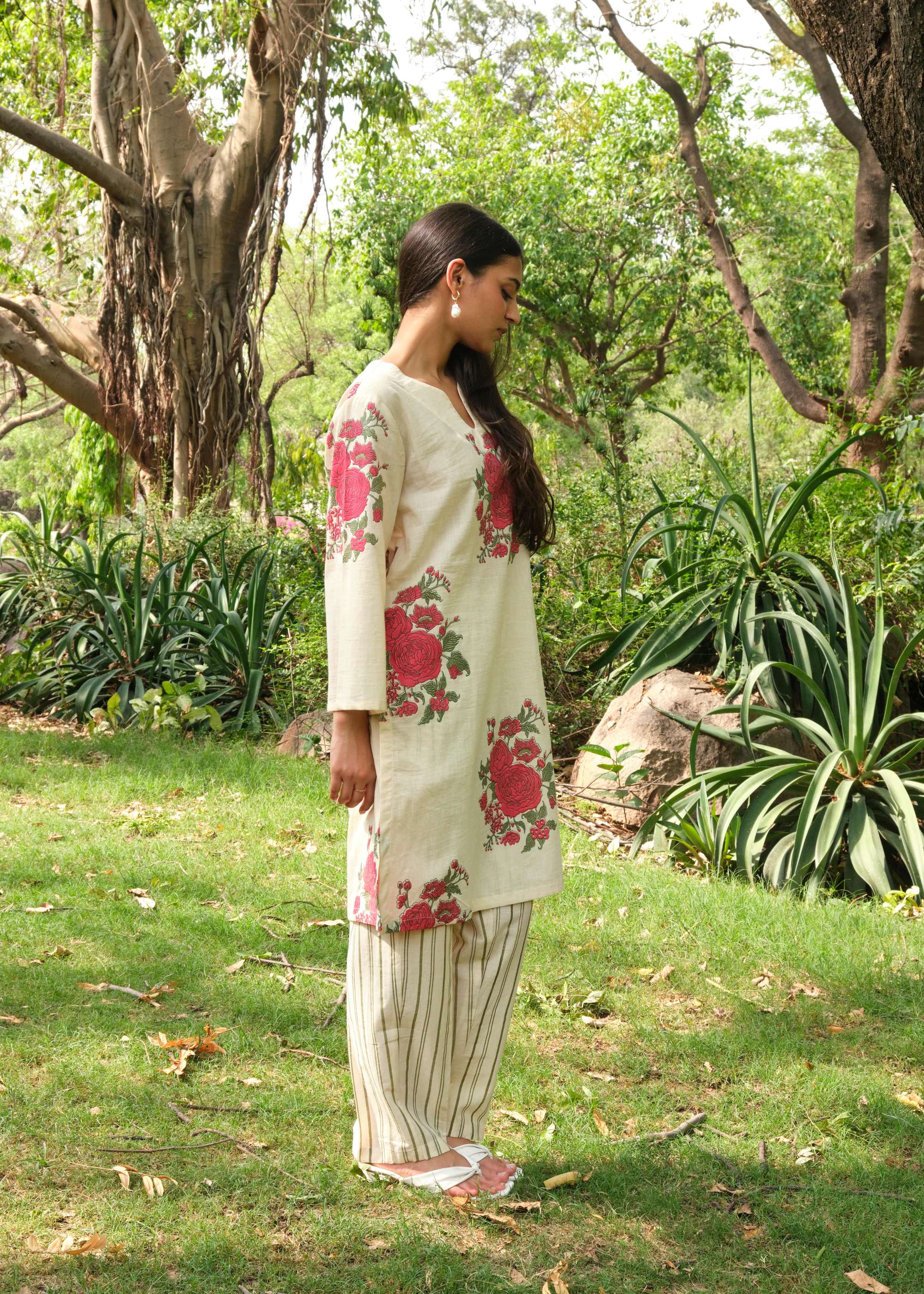 Juanita -Ivory Crimson Set