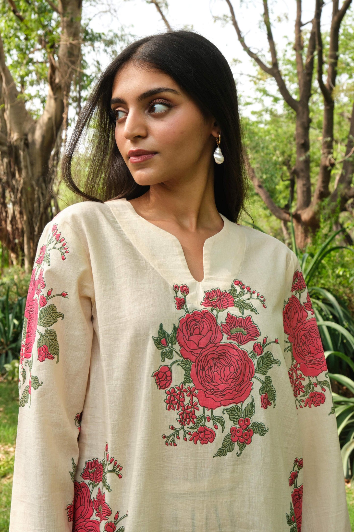 Juanita -Ivory Crimson Set