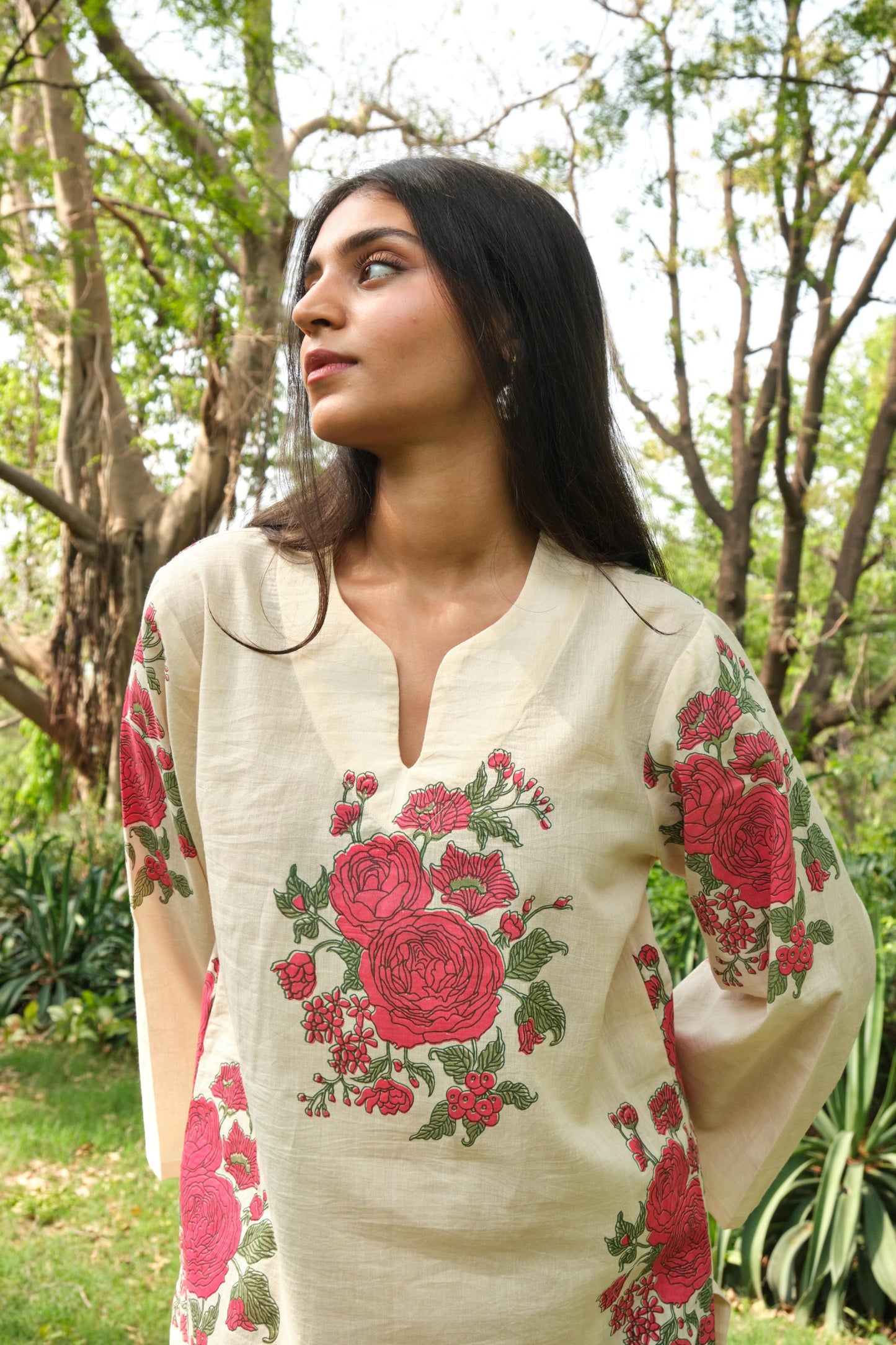 Juanita -Ivory Crimson Set