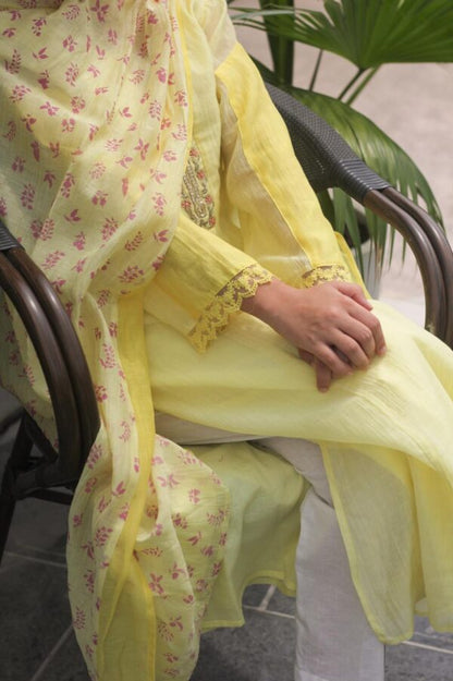 Juanita- Handwoven chanderi comfort fit kurta set in sunshine yellow