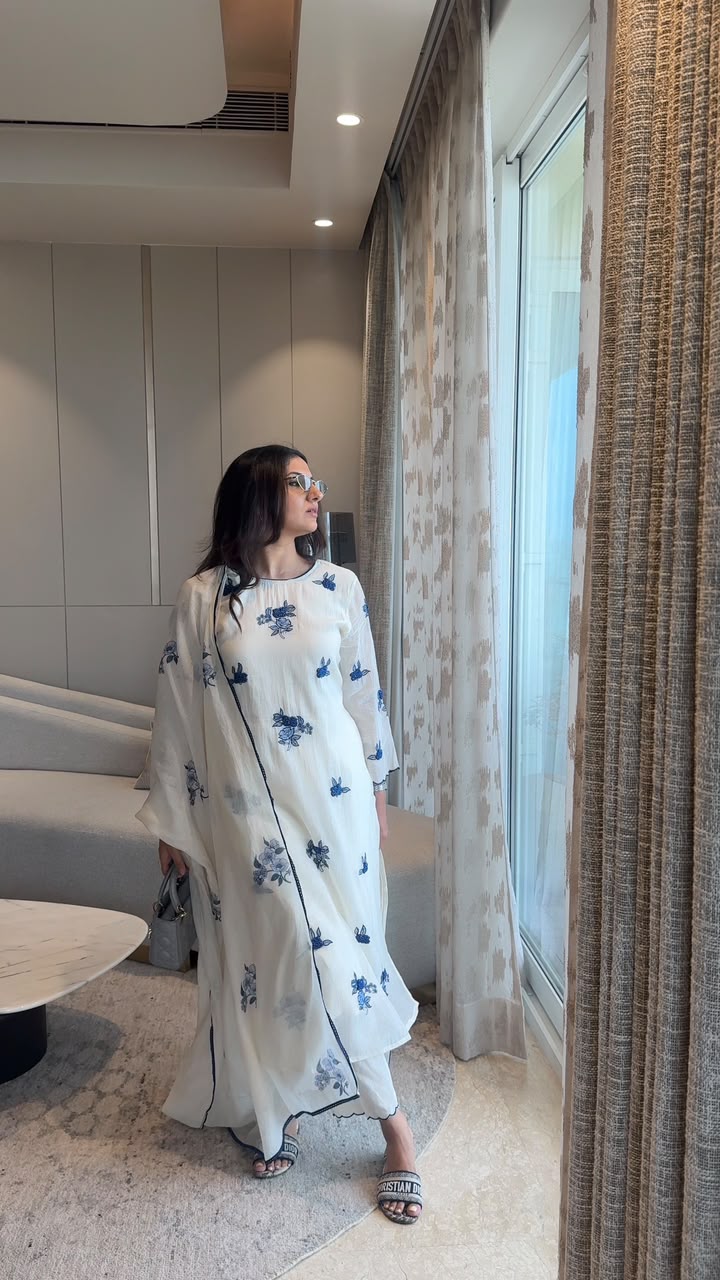 IVORY AND INDIGO SET