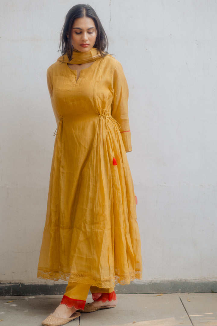 Juanita- Handwoven Chanderi Side Gather Tie-up Set