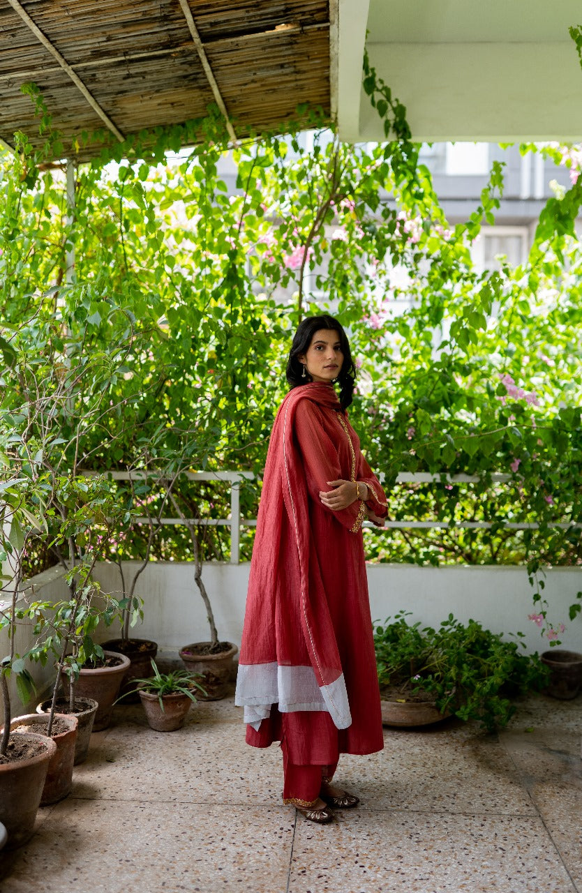Juanita-Featuring Handwoven Chanderi Kurta Set with Resham Zari