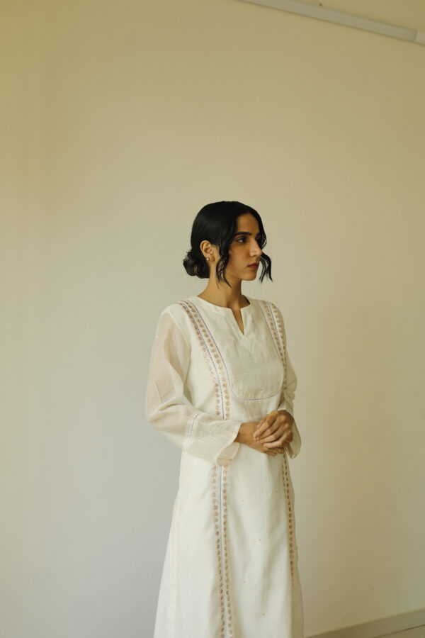 Juanita- Handwoven chanderi comfort fit ivory and peach kurta set