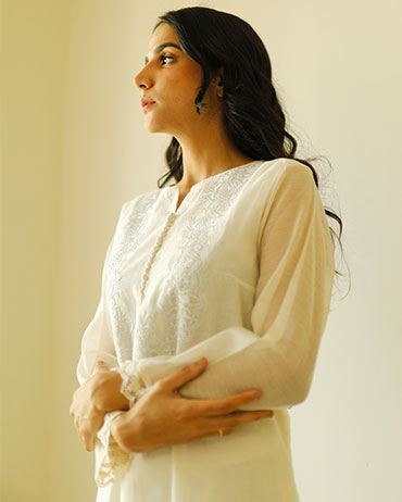 Juanita- Handwoven chanderi comfort fit ivory kurta with embellishment tonal embroidery